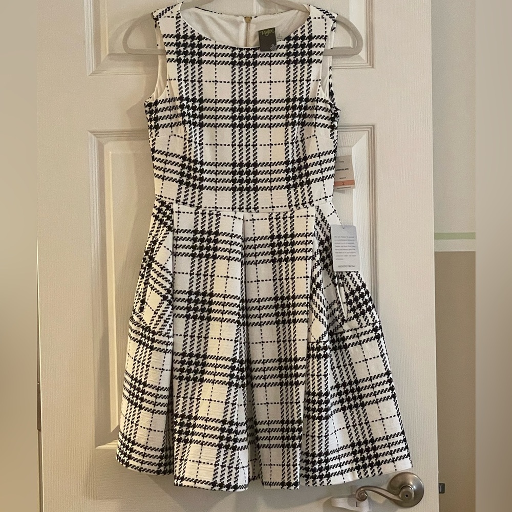 TAYLOR - NWT Checkered Dress with Pockets